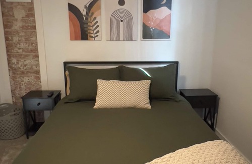 Pueblo Cottage | Queen Bed/LazyBoy Futon/Nespresso/Smart TVs/Wi-Fi