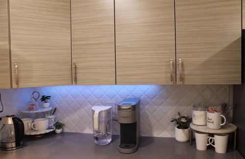 Barrie Apartment | Queen Bed Suite- Private Entrance