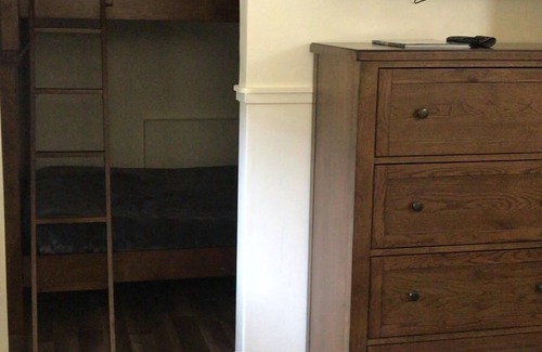Pacific Grove Hotel | Queen Bed with Bunk bed