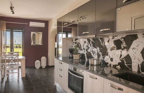 Minia Apartment | Queen Bee Residence. Melissa Apartment