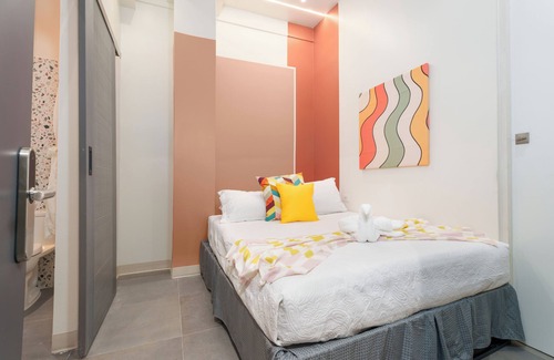 Santurce Hotel | Queen Bee @ Somos Hotel