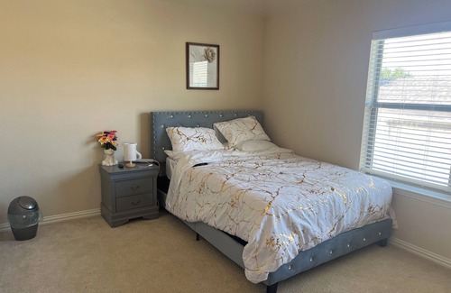 Tarrant County House | Queen B’s long stay luxury home