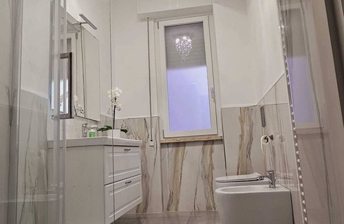 La Spezia Apartment | Queen chic Apartment 2