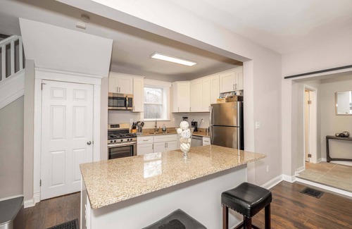 Cincinnati House | Queen City Homestead For 6!
