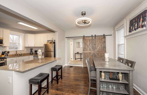 Cincinnati House | Queen City Homestead For 6!