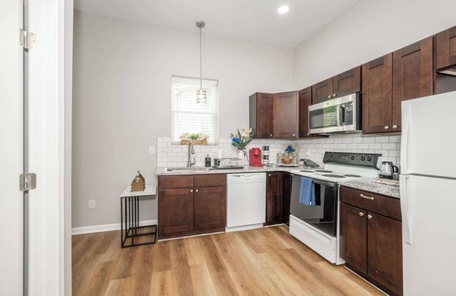 Avondale Apartment | Queen City Retreat 1 - Cozy Home for 6 Near Attractions & Restaurants
