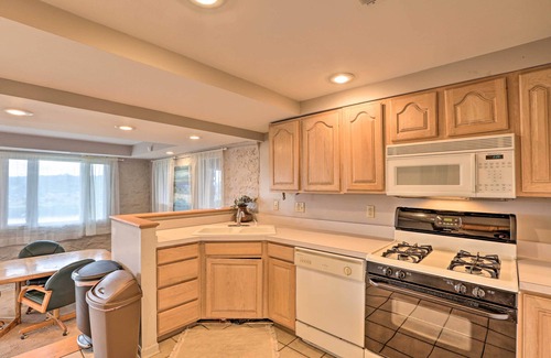 East Walnut HIlls House | Queen City Sanctuary w/Views, 3 Mi to Downtown!