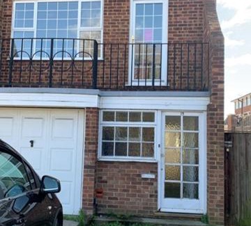 Gillingham House | QUEEN GUEST HOUSE