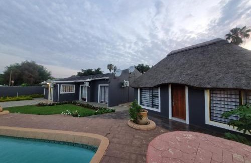Mooinooi House | Queen Nanikie Guest House