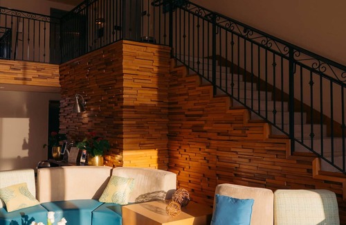 Harbor Hotel | Queen Queen Suite, The Cove | Minutes to Metro, Aquarium & Pike Outlets