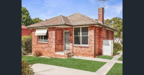 West Ryde House | Queen Room in West Ryde Home - E1
