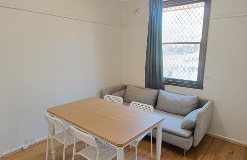 West Ryde House | Queen Room in West Ryde Home - E1