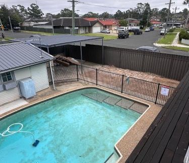 South Wentworthville House | Queen Room in with Balcony and Swimming Pool - SW5