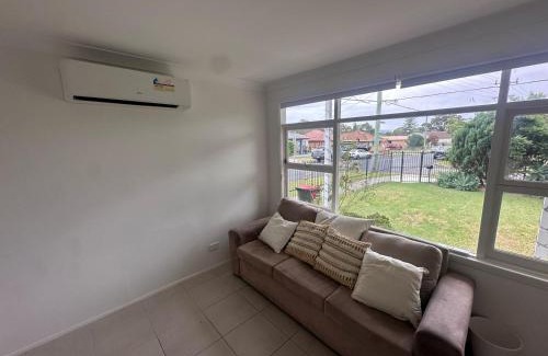 South Wentworthville House | Queen Room in with Balcony and Swimming Pool - SW5