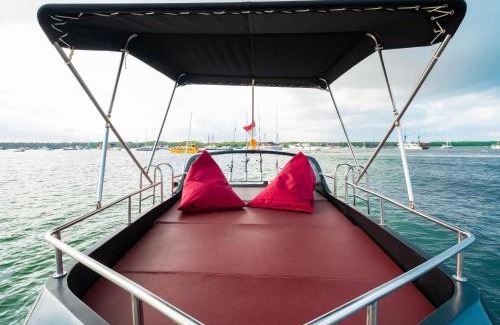 Tanjungbenoa Boat Rental | Queen Ruizi Private Yacht Charter