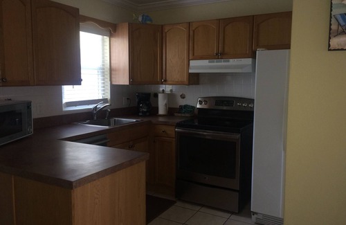 Bradenton Beach Cottage | Queen's Gate Resort
