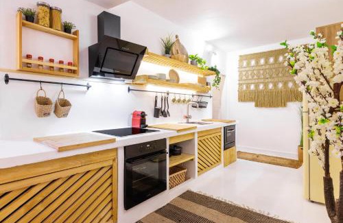 Thessaloniki City Centre Apartment | Queen Suite With Hot Tub