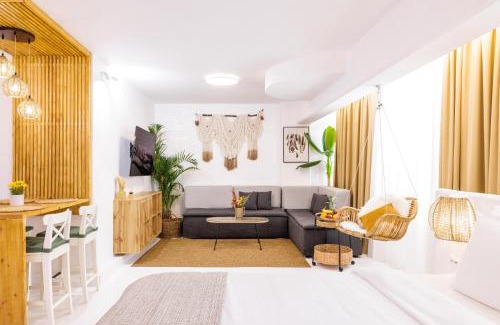 Thessaloniki City Centre Apartment | Queen Suite With Hot Tub