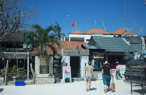 Mushroom Bay Hotel | Queen Villa