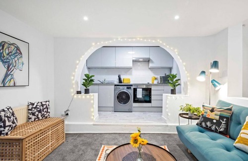 Brighton City Centre Apartment | Queens Apartment By My Getaways Free Parking for one car