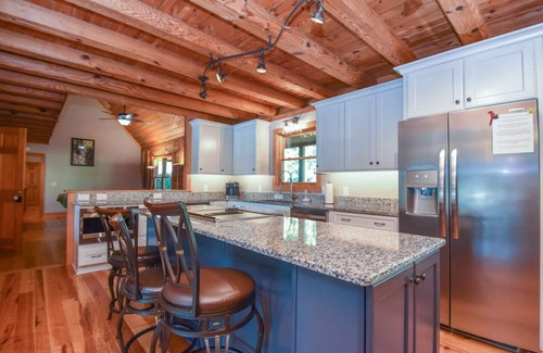 Mount Mourne Cabin | Queens Cove Cottage - Log Cabin w Private Dock - Lake Norman Vacation Rental