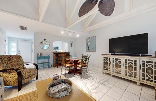 Palmetto Dunes Apartment | Queens Grant 662