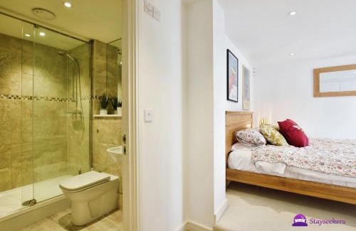Salisbury Apartment | Queens House 2 bed City Centre Apartment - STAYSEEKERS