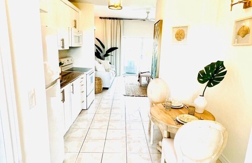 Providenciales Condo | Queen’s Paradise Views