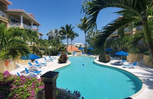 Providenciales Condo | Queen’s Paradise Views
