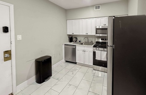 Southwark Apartment | Queens Village Escape 2BD Apt with 4 Comfy Beds