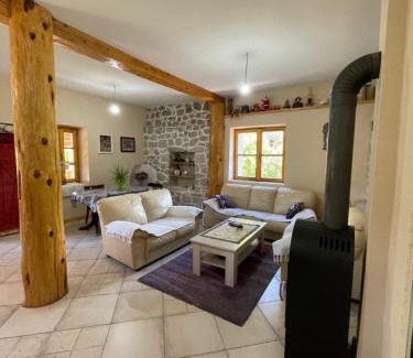 Karuc House | Queen’s vintage house