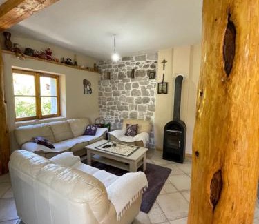 Karuc House | Queen’s vintage house