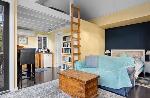 Daylesford House | Queensberry Hill View- luxury group retreat with heated pool