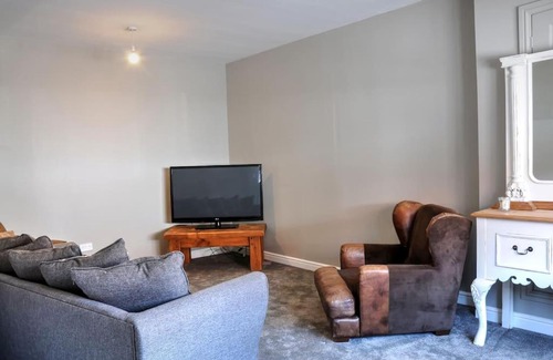 Beverley House | Queensgate Holiday Cottage Beverley with Parking