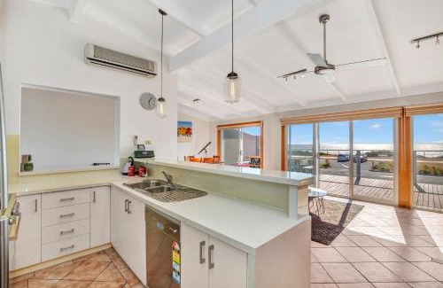 Aldinga Beach House | Queensland South - Aldinga Beach - C21 SouthCoast Holidays