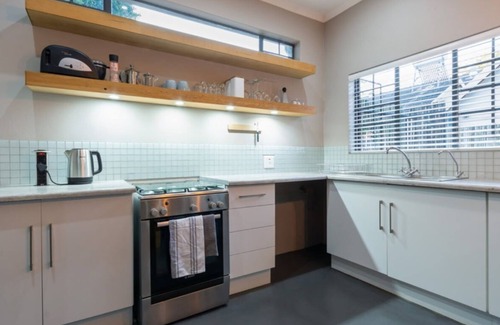 Queenswood House | Queensrest