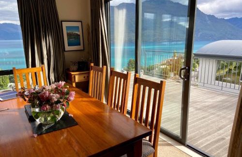 Fernhill House | Queenstown Lake Panorama