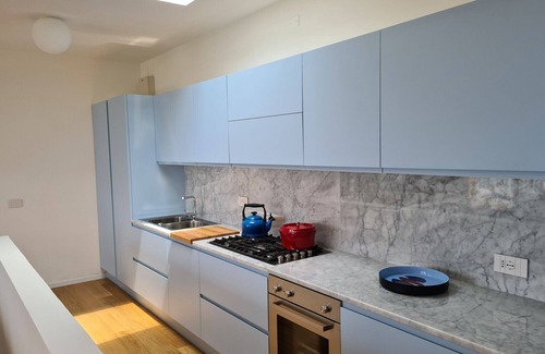 Pugliola House | "Quercia": 2 BDR, AC, Seaview, Pool, Tennis, plus Private Garage in Lerici!