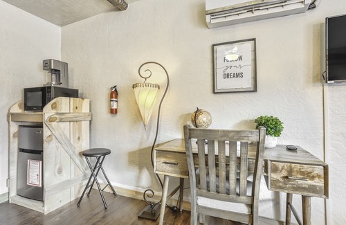 West Colorado Springs House | Quest Rest - Unit 7
