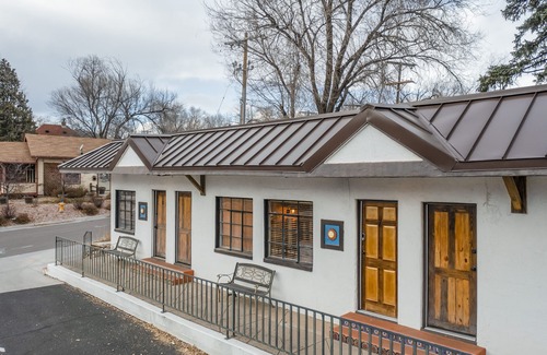 West Colorado Springs House | Quest Rest - Unit 7