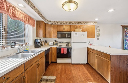North Creek House | Quick Silver 9d - Comfy Townhome For All Seasons 3 Bedroom Townhouse by The Summit at Gore Mountain