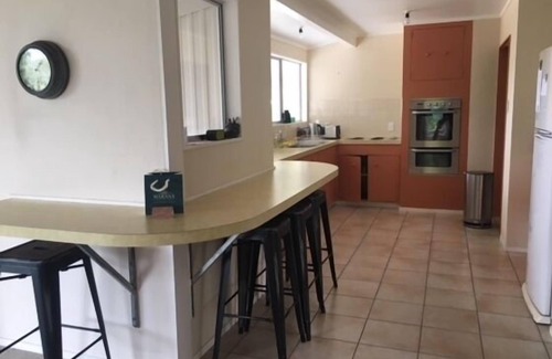 Kaeo House | Quick Walk to Beach and Ocean Views - multi family