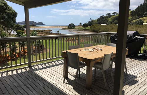 Kaeo House | Quick Walk to Beach and Ocean Views - multi family