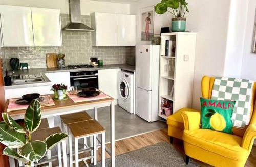 Seafield Apartment | Quiet 1 Bed with Garden Views Near Leith & City Centre