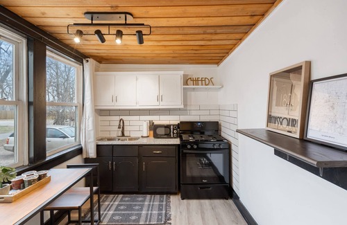 West Central Apartment | Quiet 2 BD Apartment in Downtown