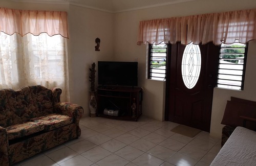 Oistins Apartment | Quiet 2 Bed Apartment