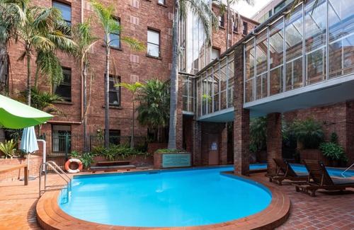 Chinatown Apartment | Quiet 2 Bedroom Apartment in Heritage Building in the CBD
