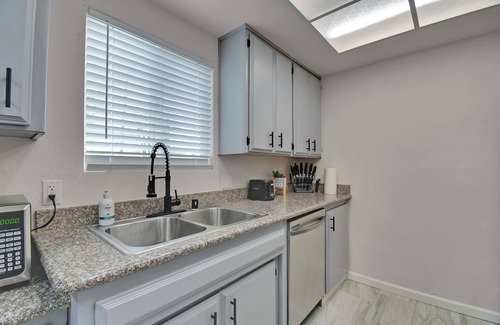 Yuba City Apartment | Quiet 2BR Apartment Near Downtown & Amphitheatre