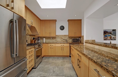 Araby Commons Condo | Quiet 3 bedroom 2 bath Sherwin Barton design Condo in Gardens Villas East - Gard