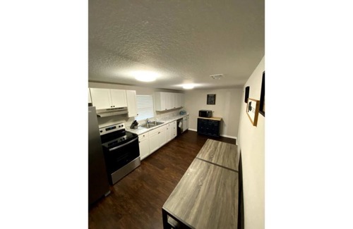 Oak Hill House | Quiet 3 bedroom home in West Jacksonville